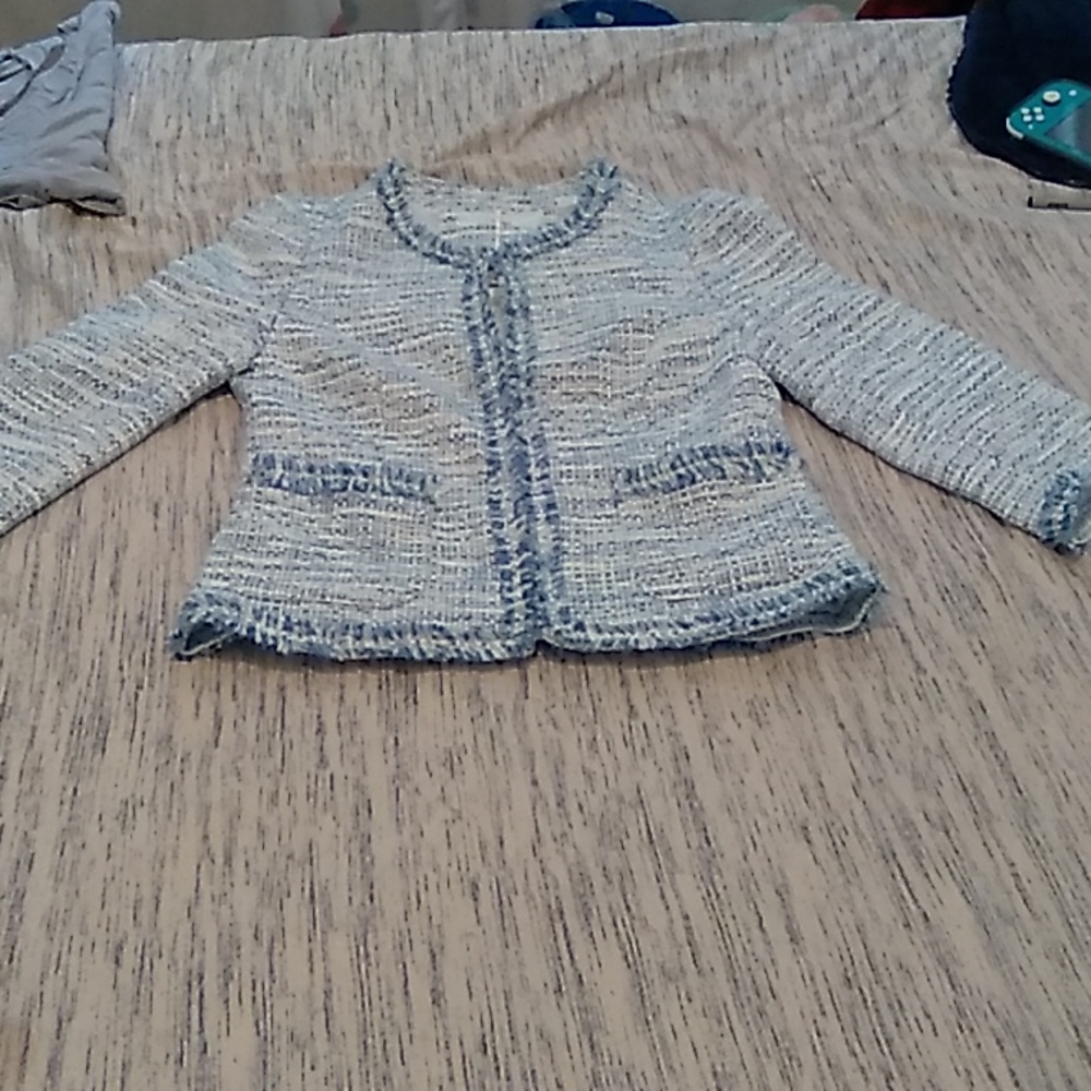 Tyler Boe size 6 blue and white